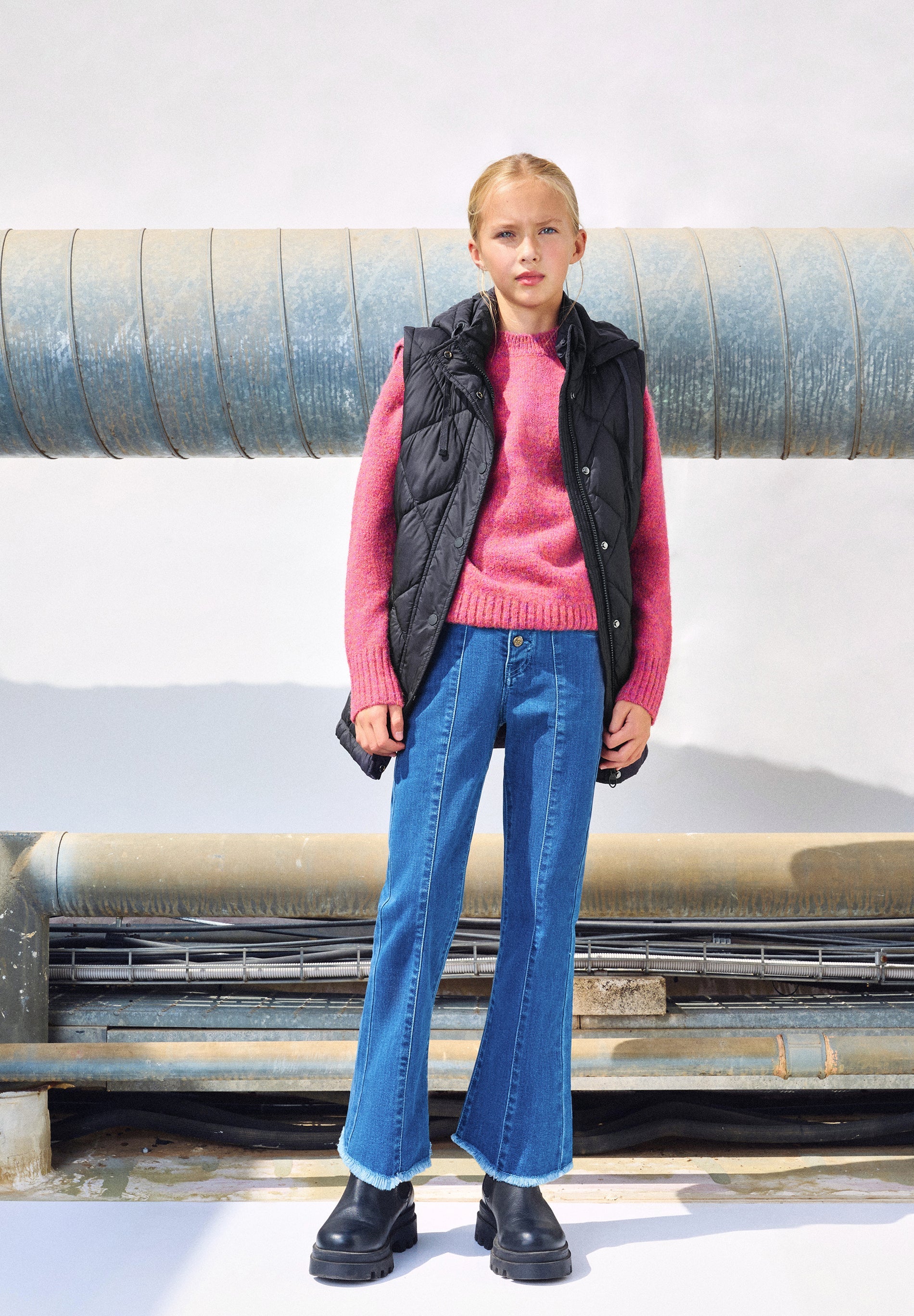 CALÇAS DENIM CORTE À BOCA DE SINO