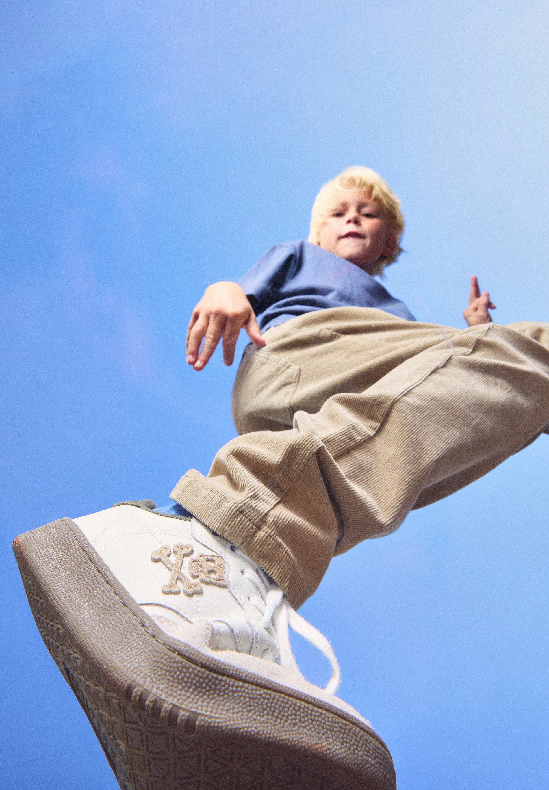 SAPATILHAS EM PELE COM SKULL