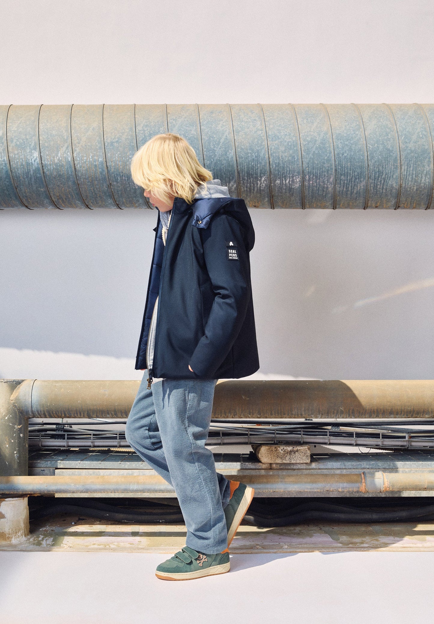 CARDIGAN COM CAPUZ EXTRAÍVEL COM LOGÓTIPO