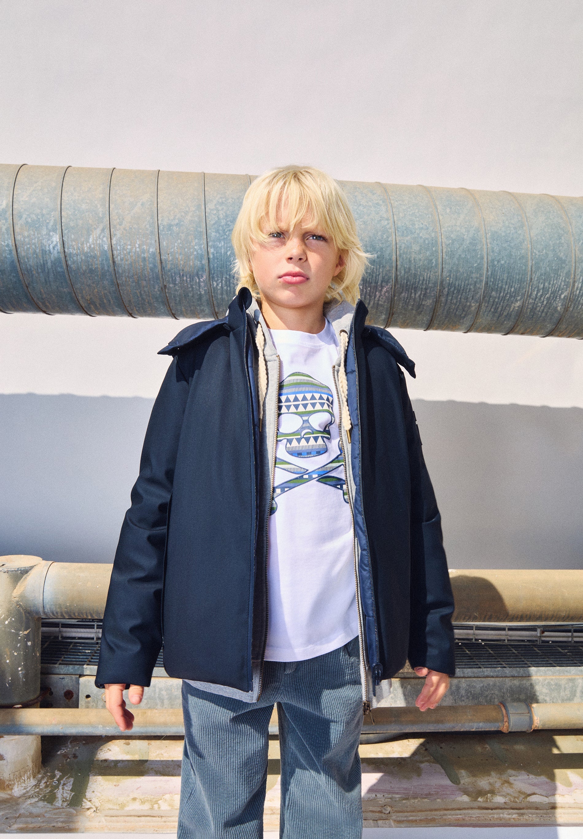 T-SHIRT COM SKULL E PADRÃO