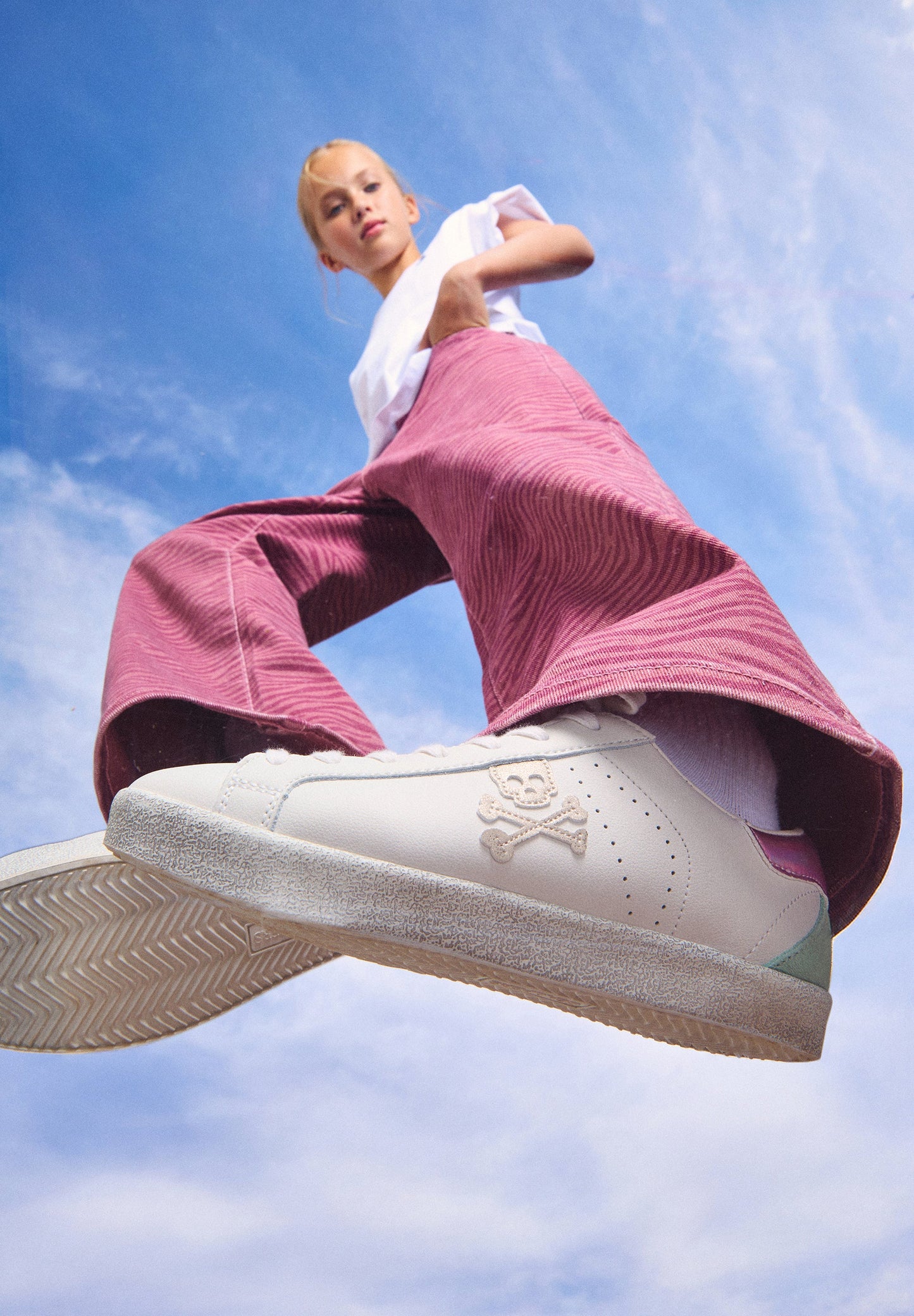 SAPATILHAS EM PELE EM CONTRASTE