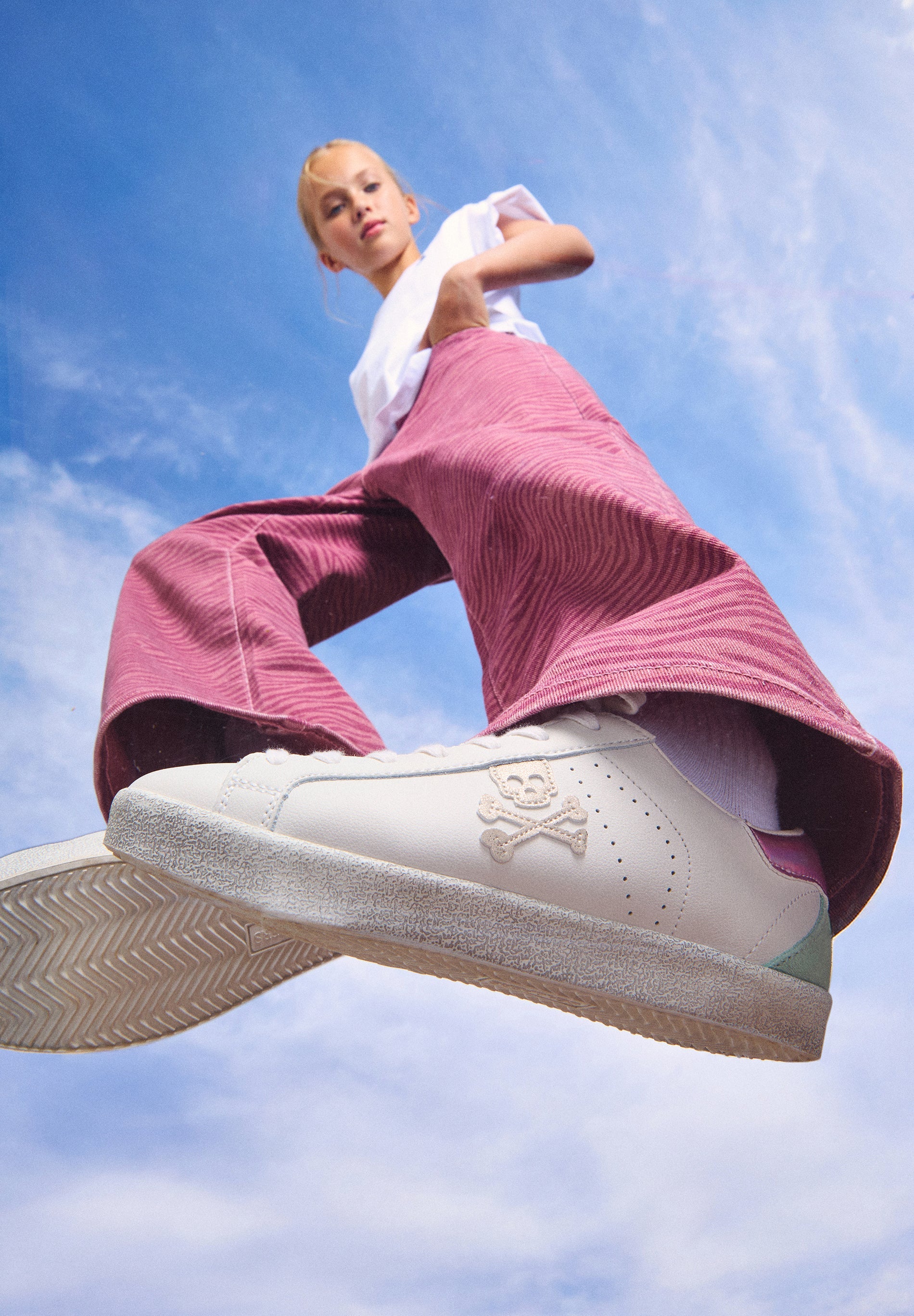 SAPATILHAS EM PELE EM CONTRASTE