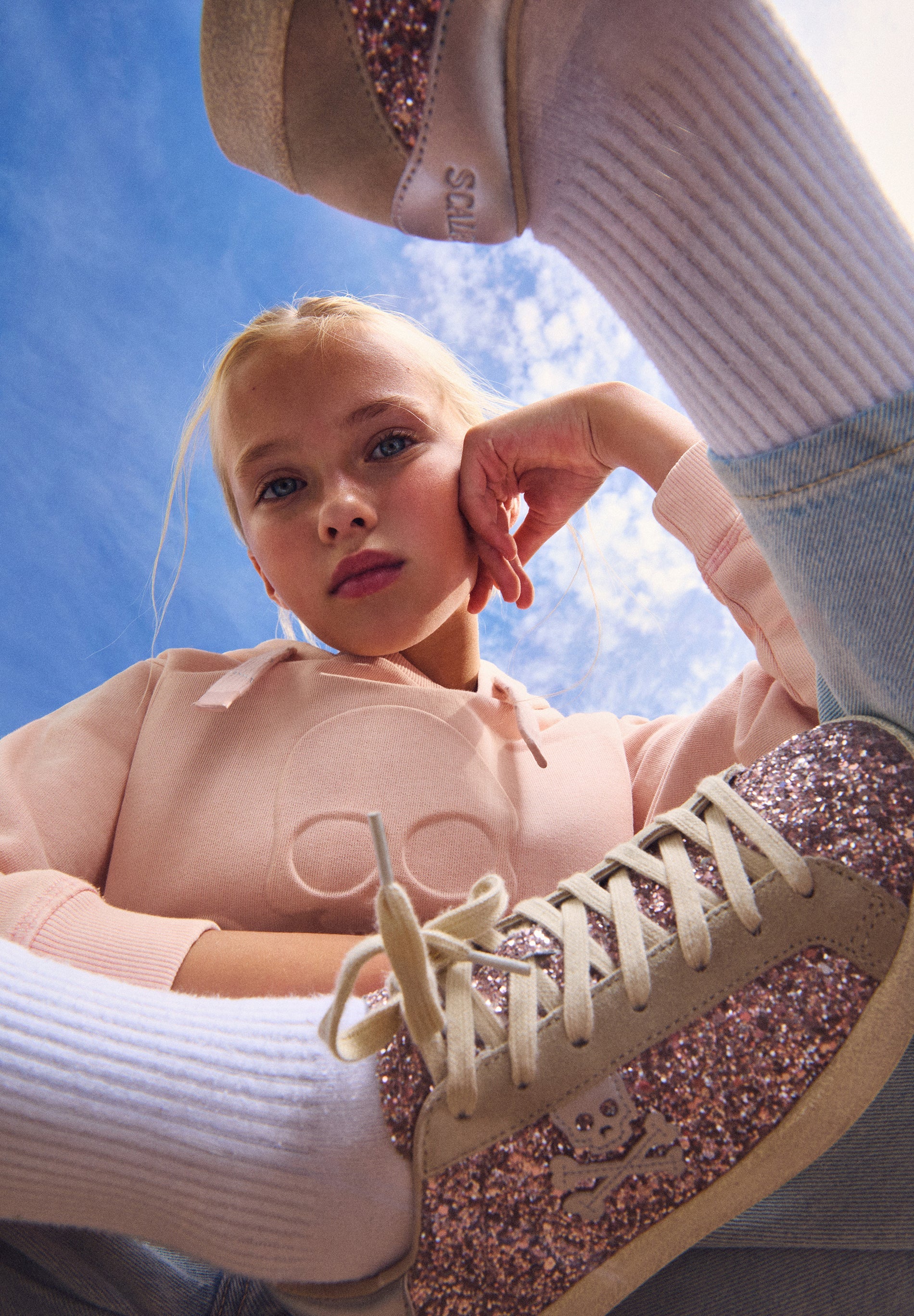 SAPATILHAS EM GLITTER COM SKULL