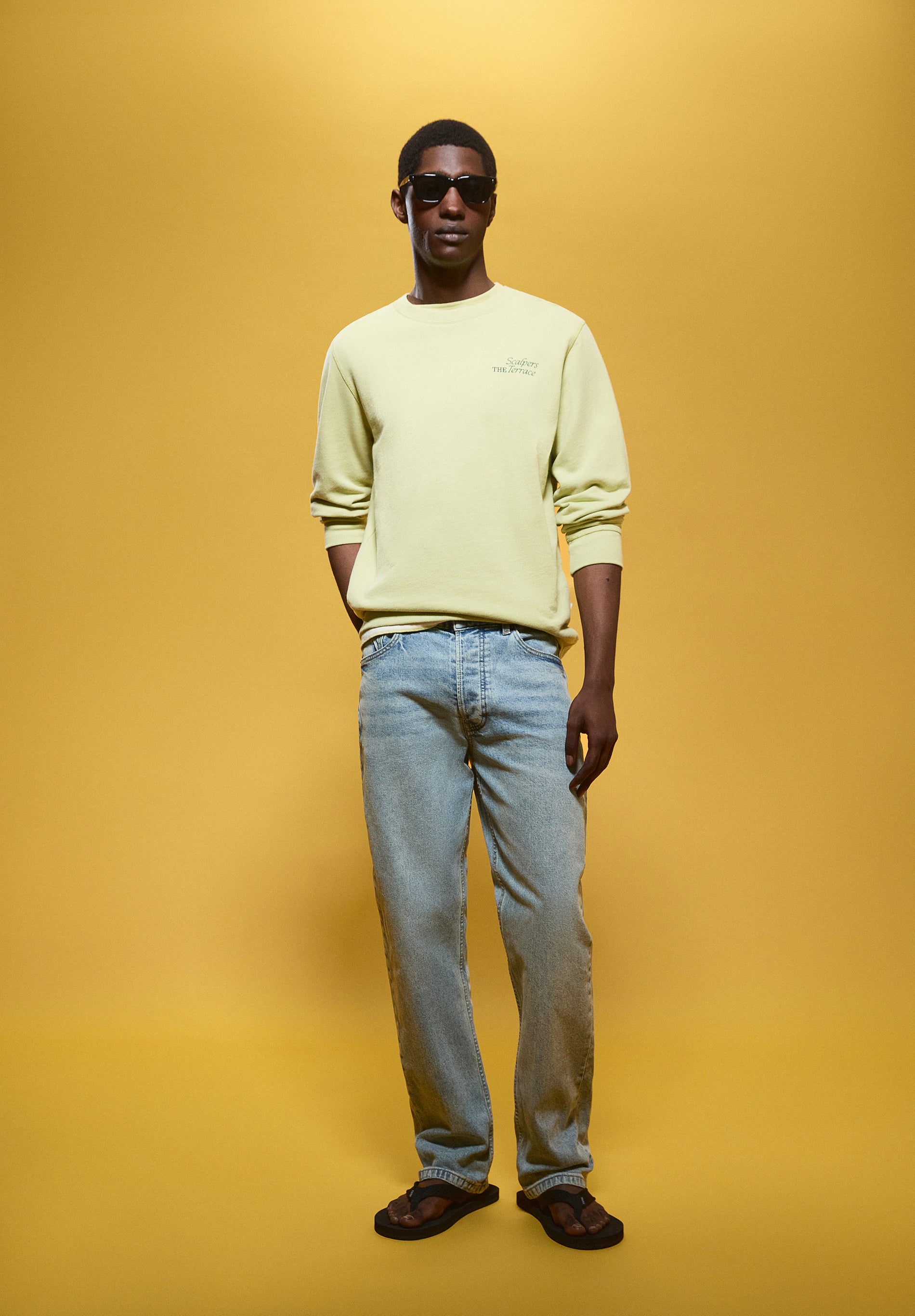 SWEATSHIRT COM BORDADO NO PEITO