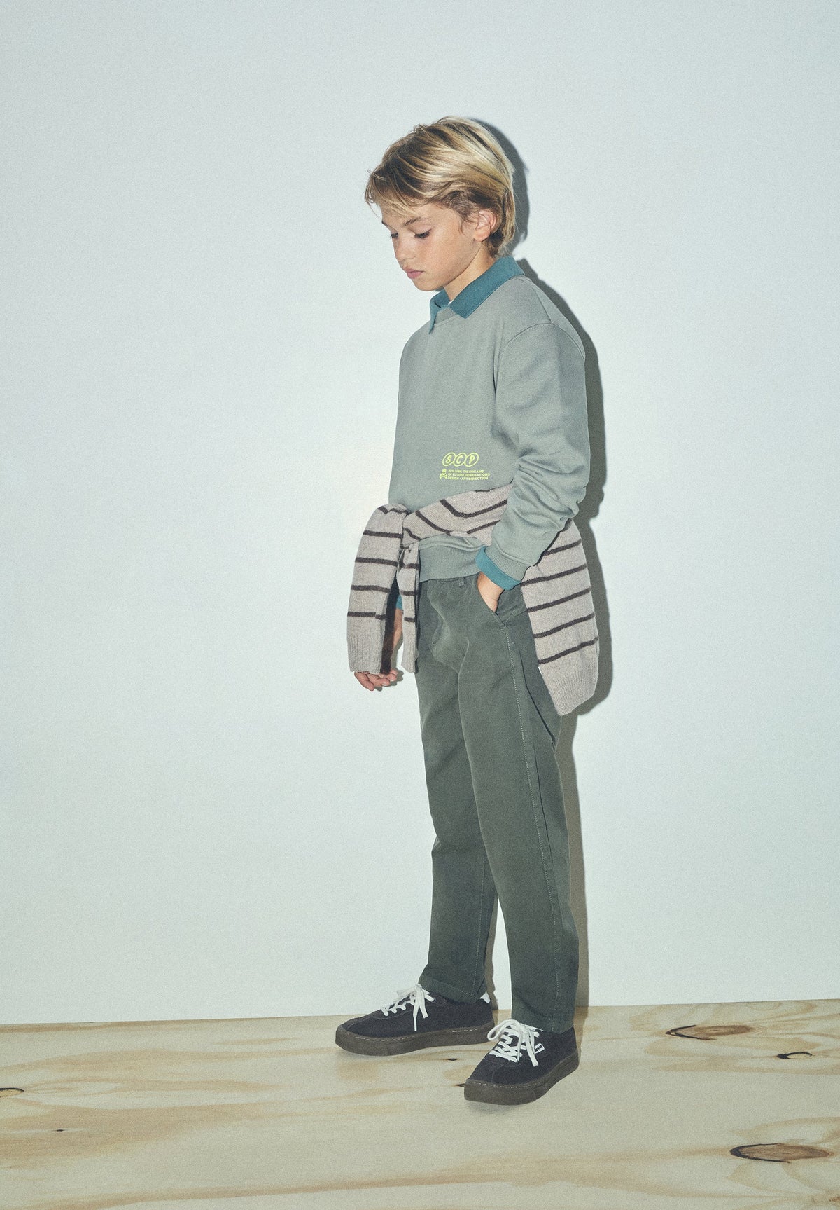 SWEATSHIRT RELAXED COM PADRÃO EM CONTRASTE