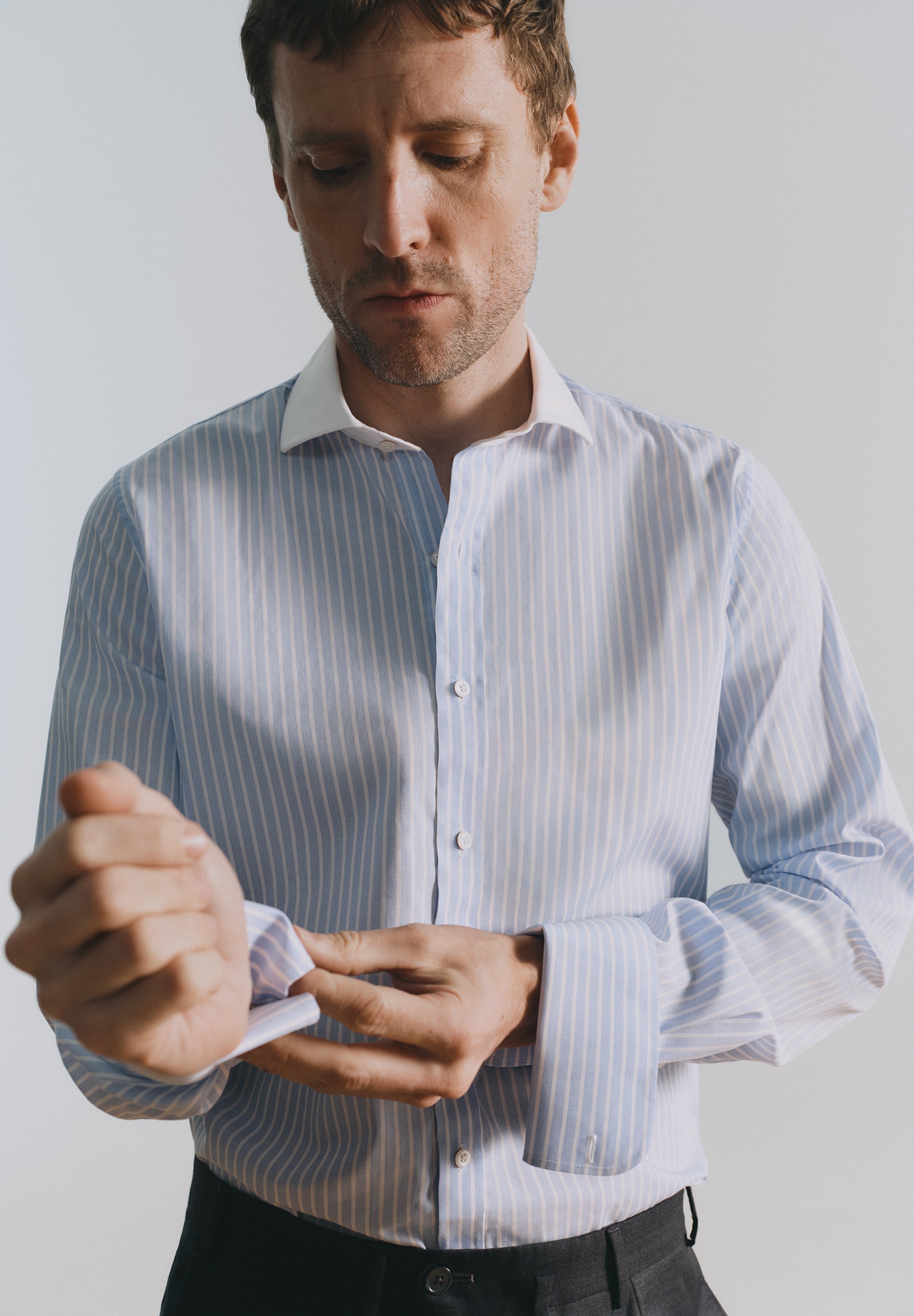 CAMISA COM GOLA EM CONTRASTE