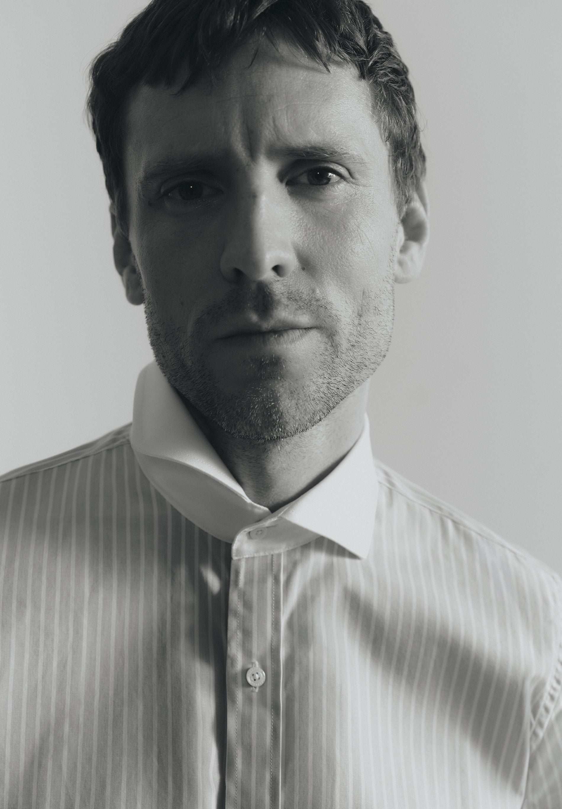 CAMISA COM GOLA EM CONTRASTE