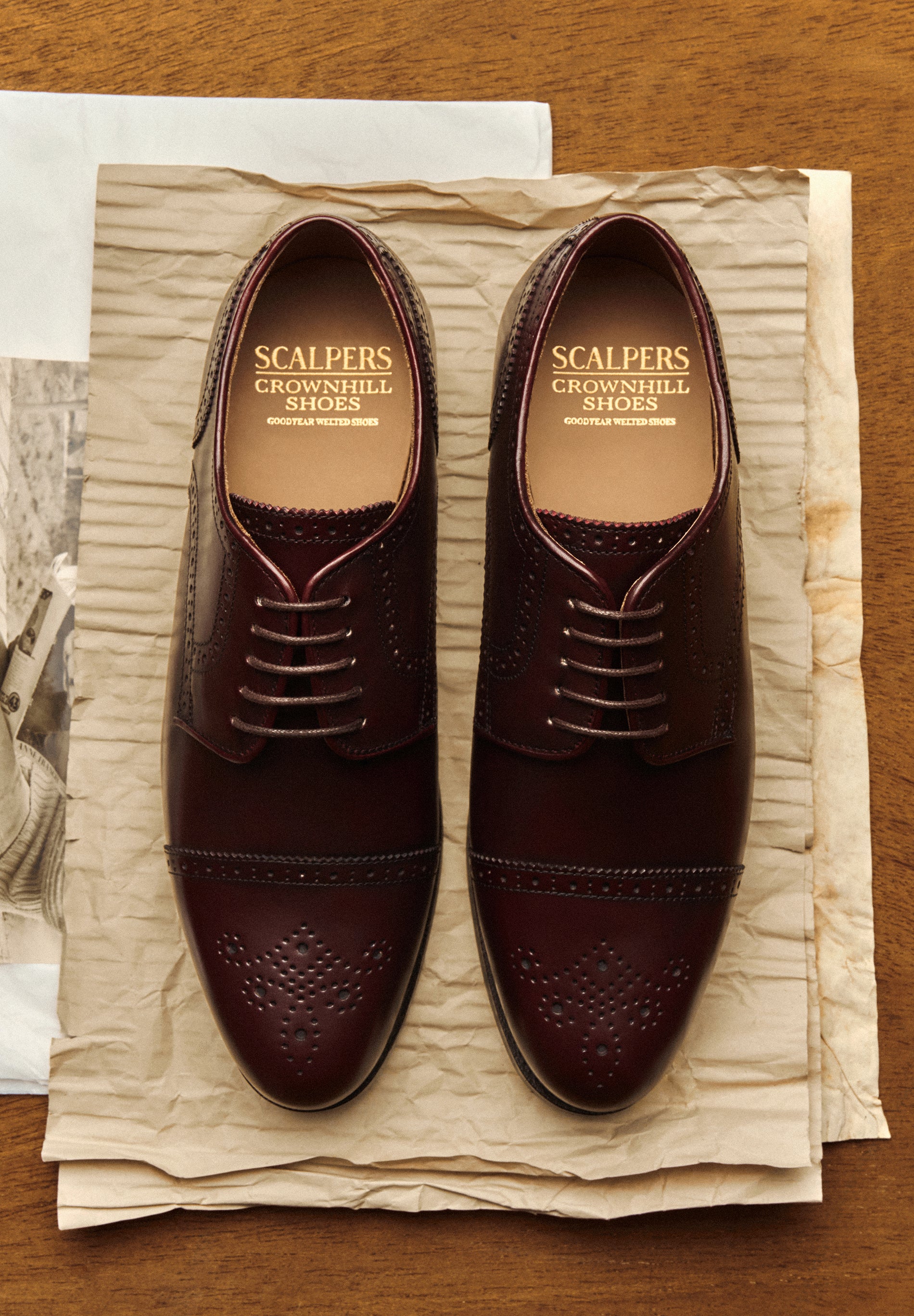 SAPATOS DERBY BROGUE DE PELE