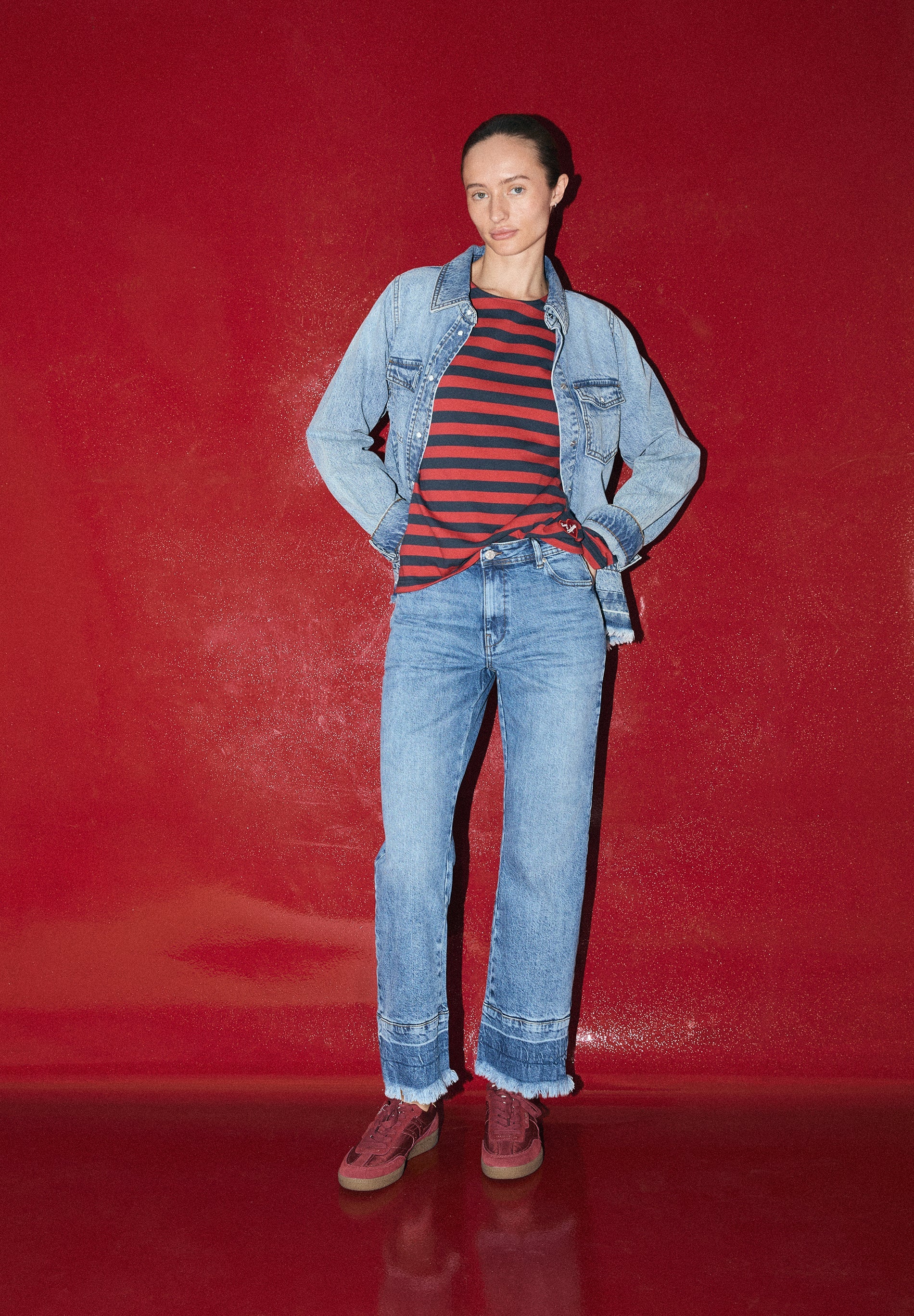 JEANS EFEITO DESBOTADO DESFIADOS