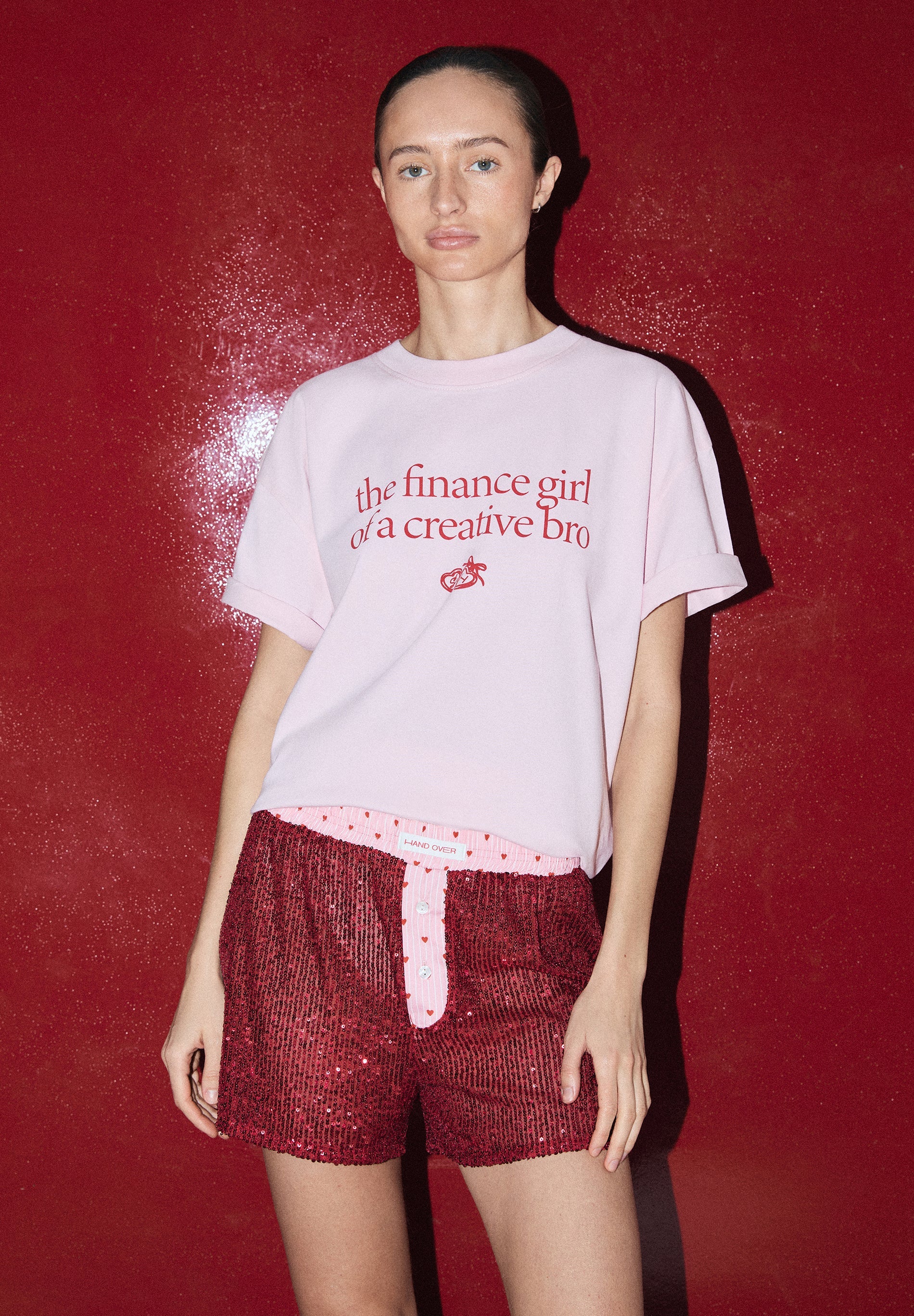 T-SHIRT PADRÃO FINANCE HANDOVER X SCALPERS