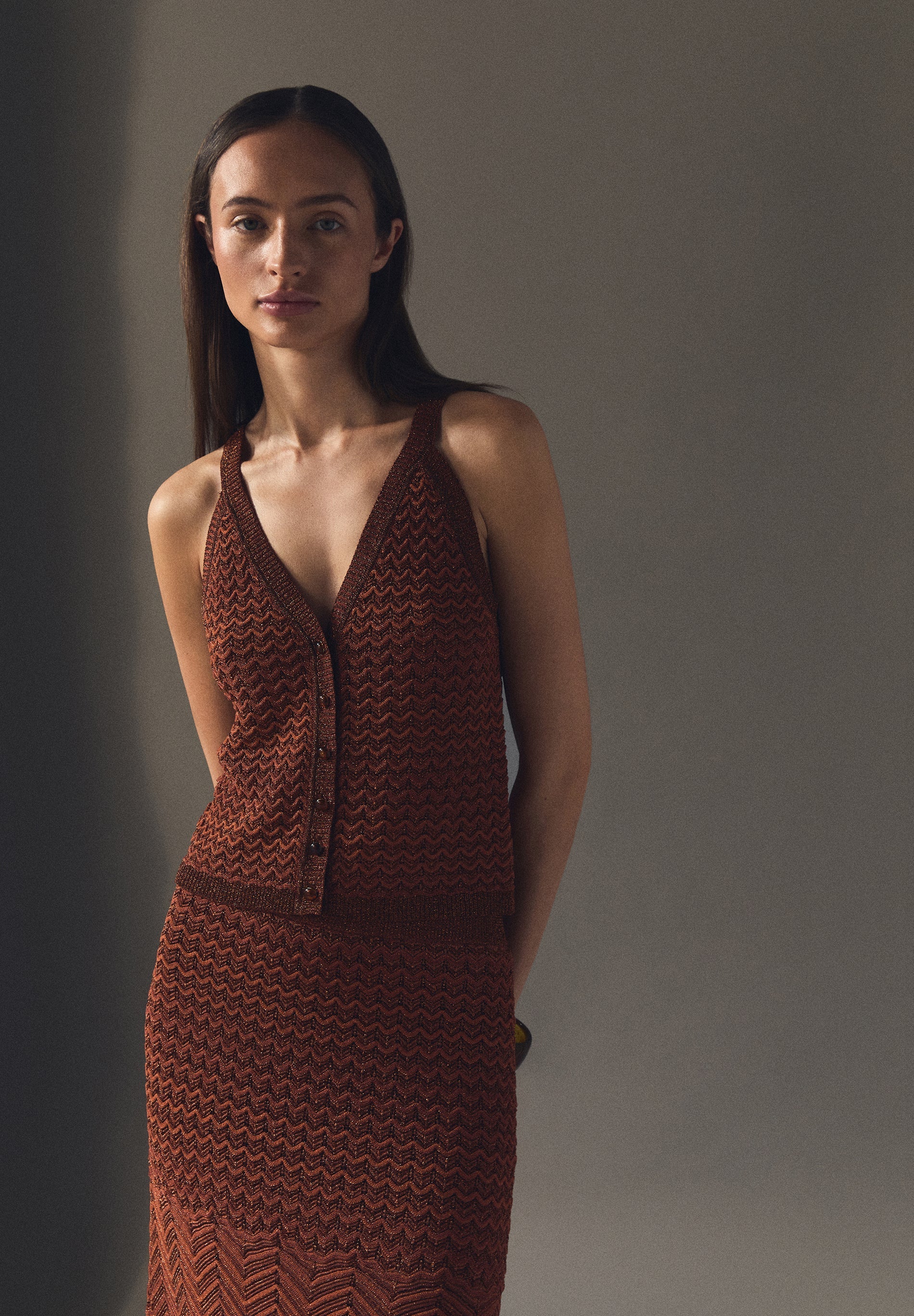 TOP DE MALHA COM FIO METALIZADO