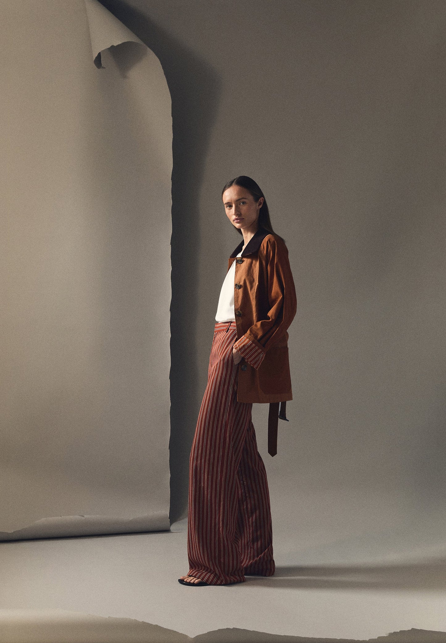 CALÇAS ÀS RISCAS TERRACOTA