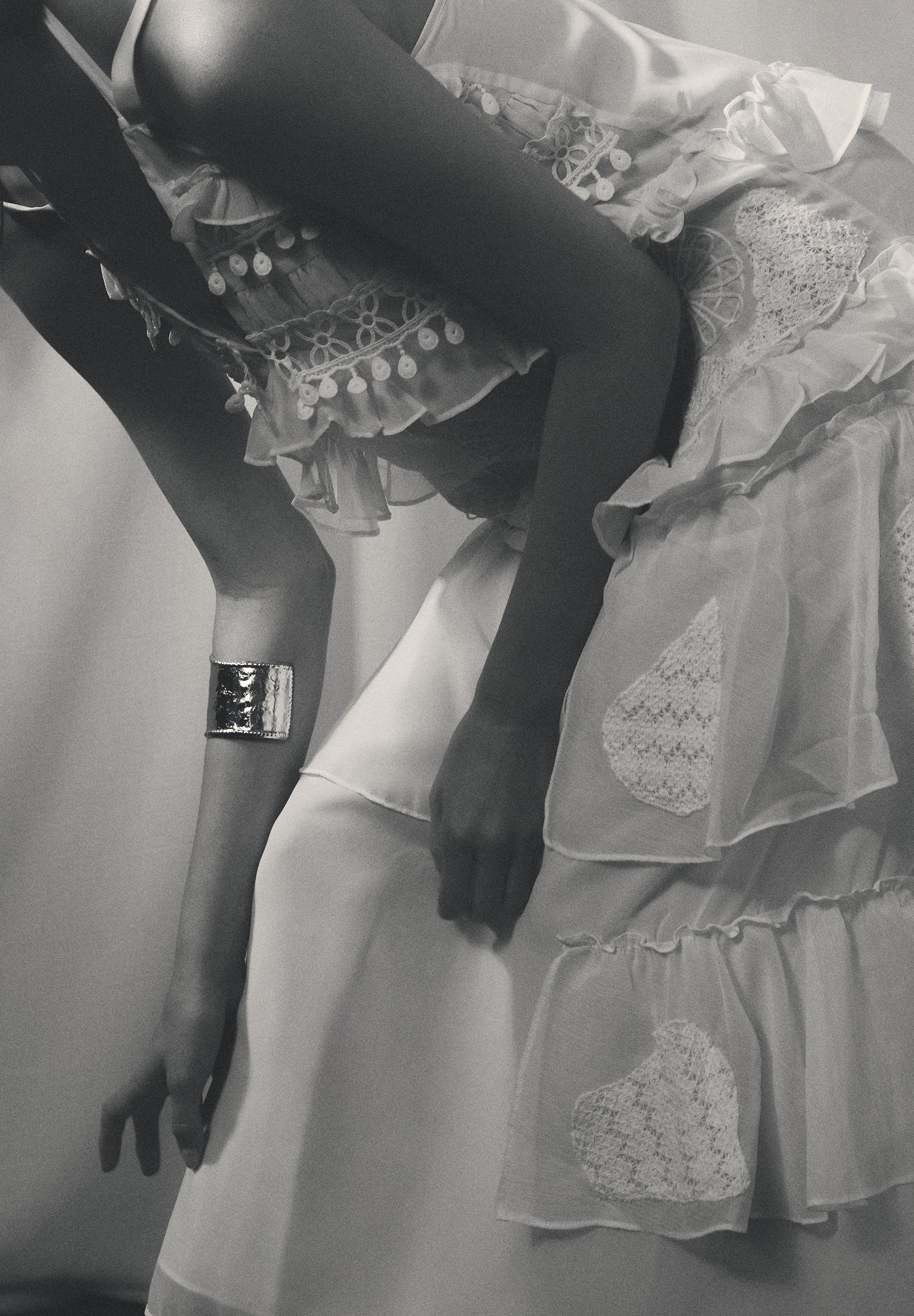 VESTIDO DE FLORES EM RENDA