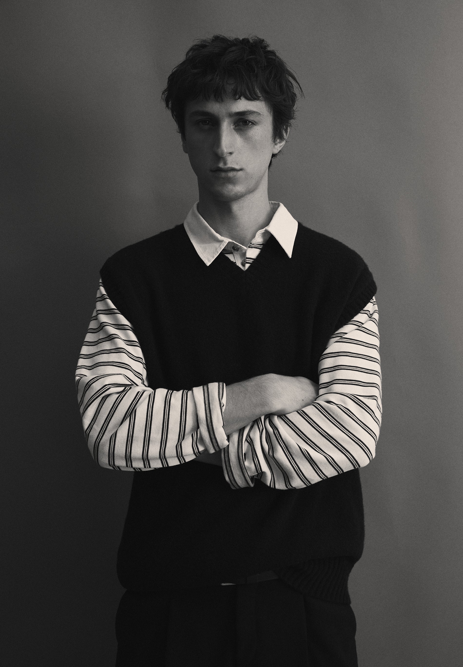 COLETE DE LÃ COM DECOTE EM BICO