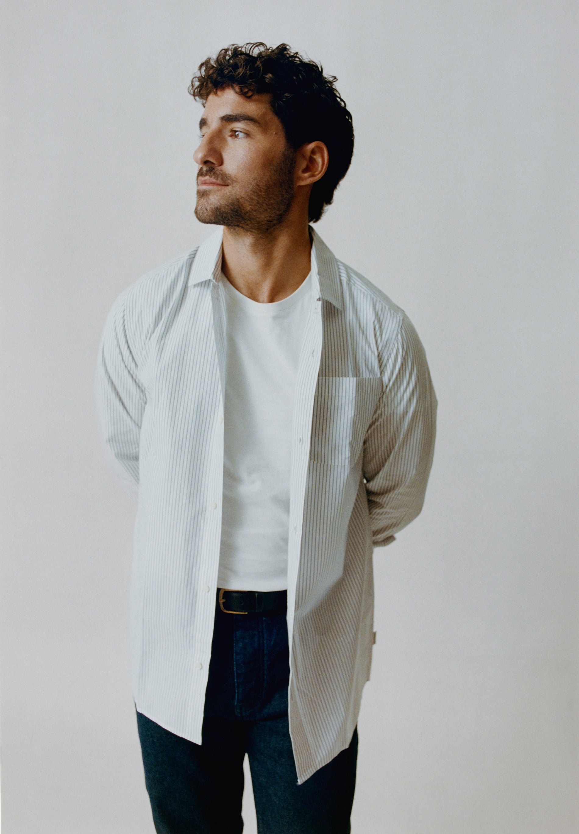 CAMISA COM BOLSO E RISCA