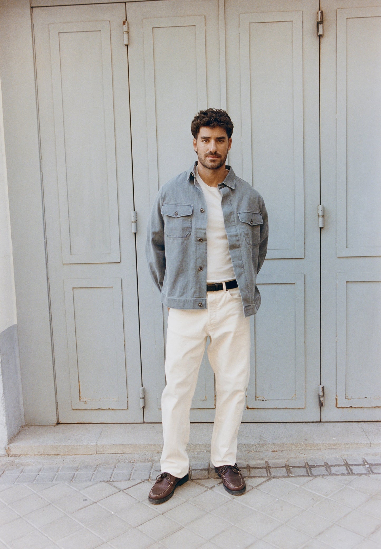 SAPATOS DE VELA COM SOLA DENTADA