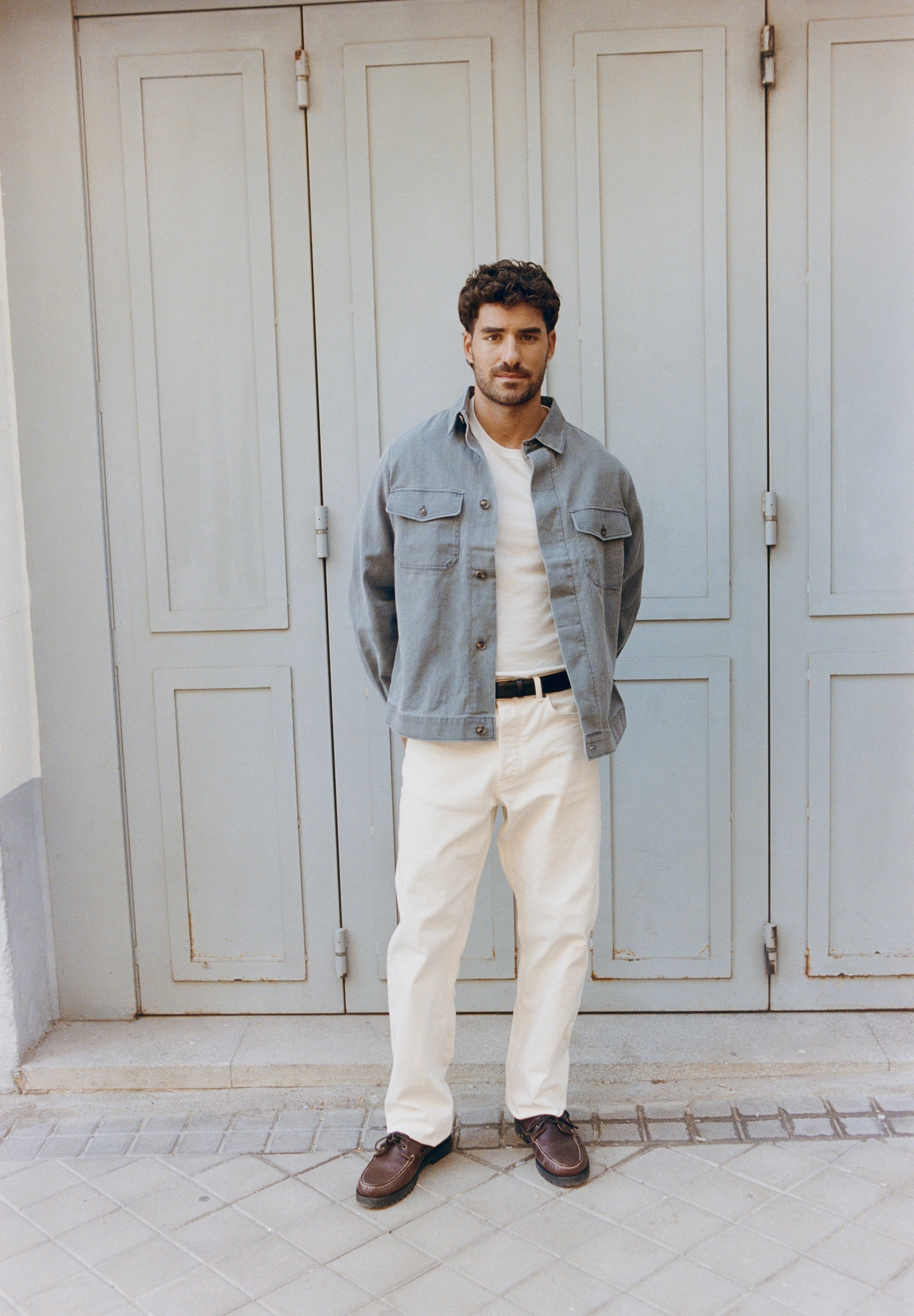 SAPATOS DE VELA COM SOLA DENTADA