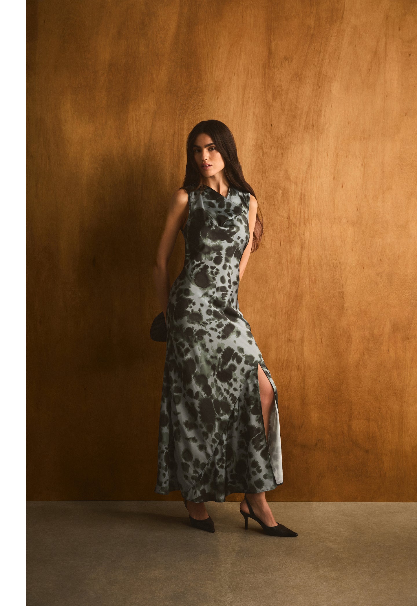 VESTIDO ACETINADO COM PADRÃO