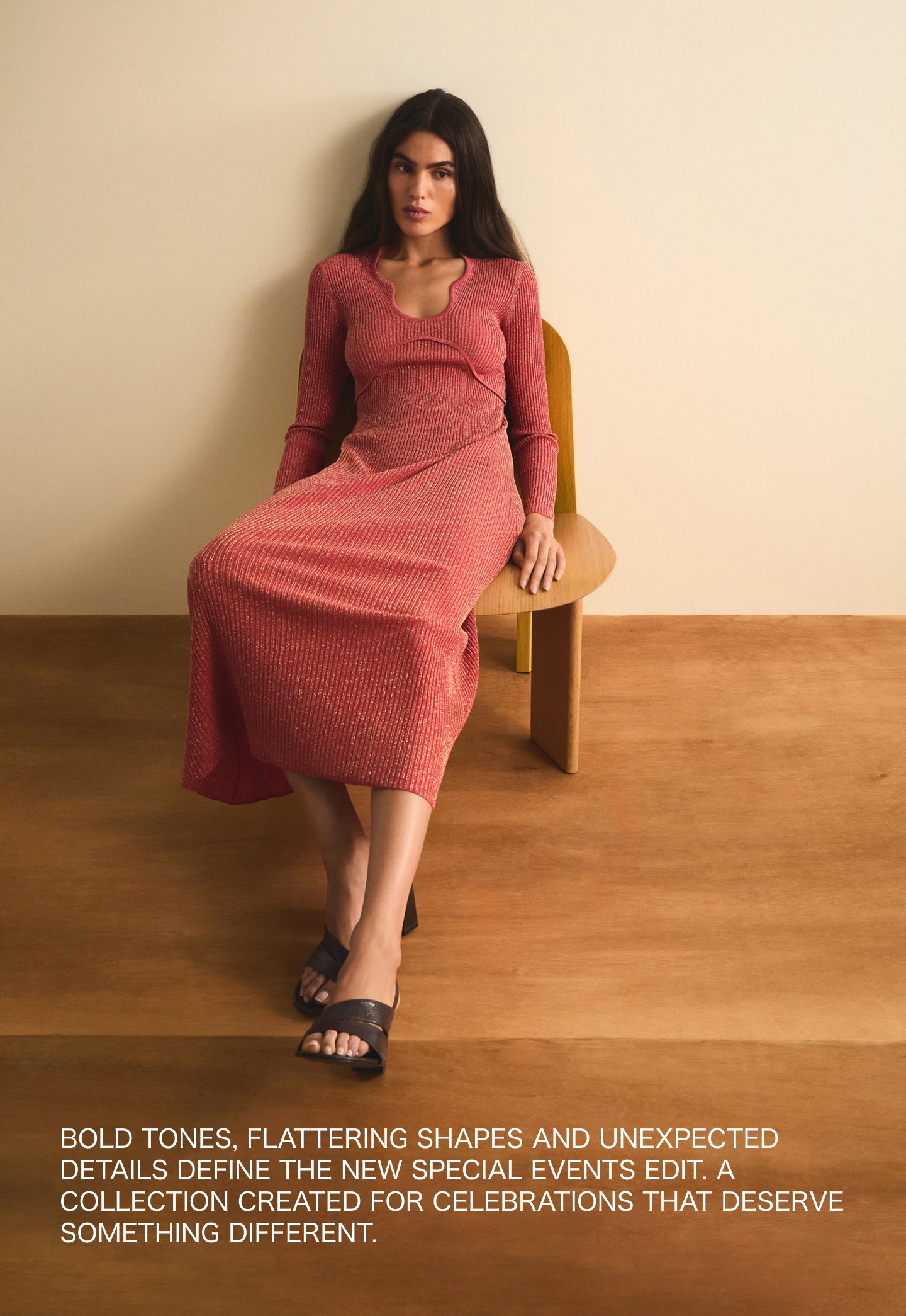 VESTIDO DE MALHA COM FIO METALIZADO